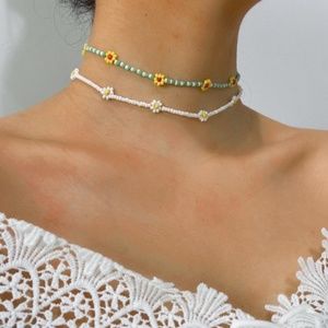Zara beaded daisies flowers summer spring necklace